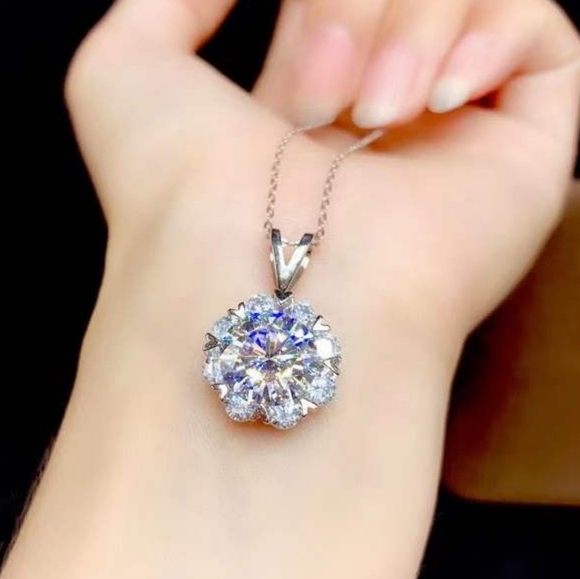 Sterling silver 5ct diamond necklace - Picture 9 of 11